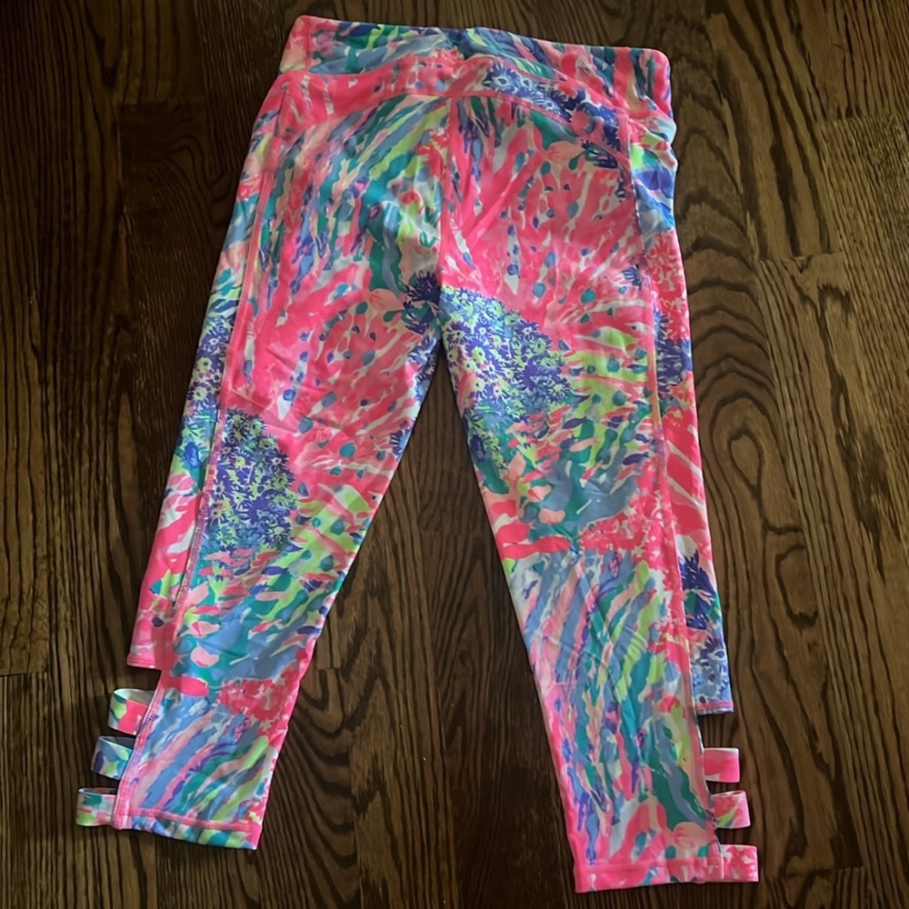 Lilly Pulitzer Luxletic UPF 50 Weekender Crop Legging Multi Rainbow Soleil - Picture 6 of 6